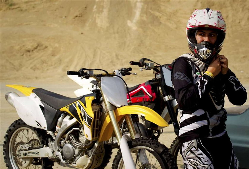 Islamistka startuje w wyścigach motocrossowych