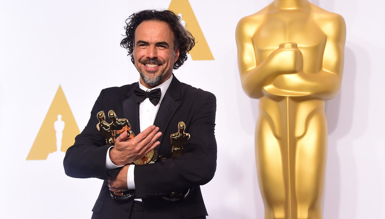 Alejandro Gonzalez Iñárritu w sali prasowej podczas 87. Oscarów 