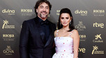 Nagrody Goya 2022: Penelope Cruz z kreacji domu mody Chanel (na zdjęciu z Javierem Bardem)