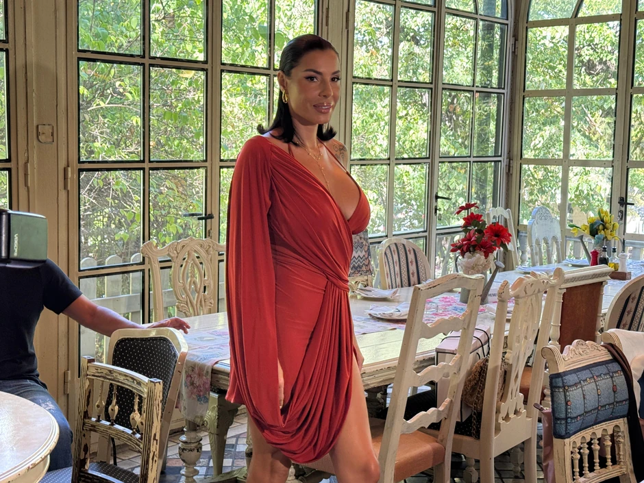 Mia Borisavljević u ubitačnoj haljini