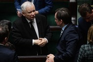 Prezes PiS Jarosław Kaczyński (C), minister sprawiedliwości Zbigniew Ziobro