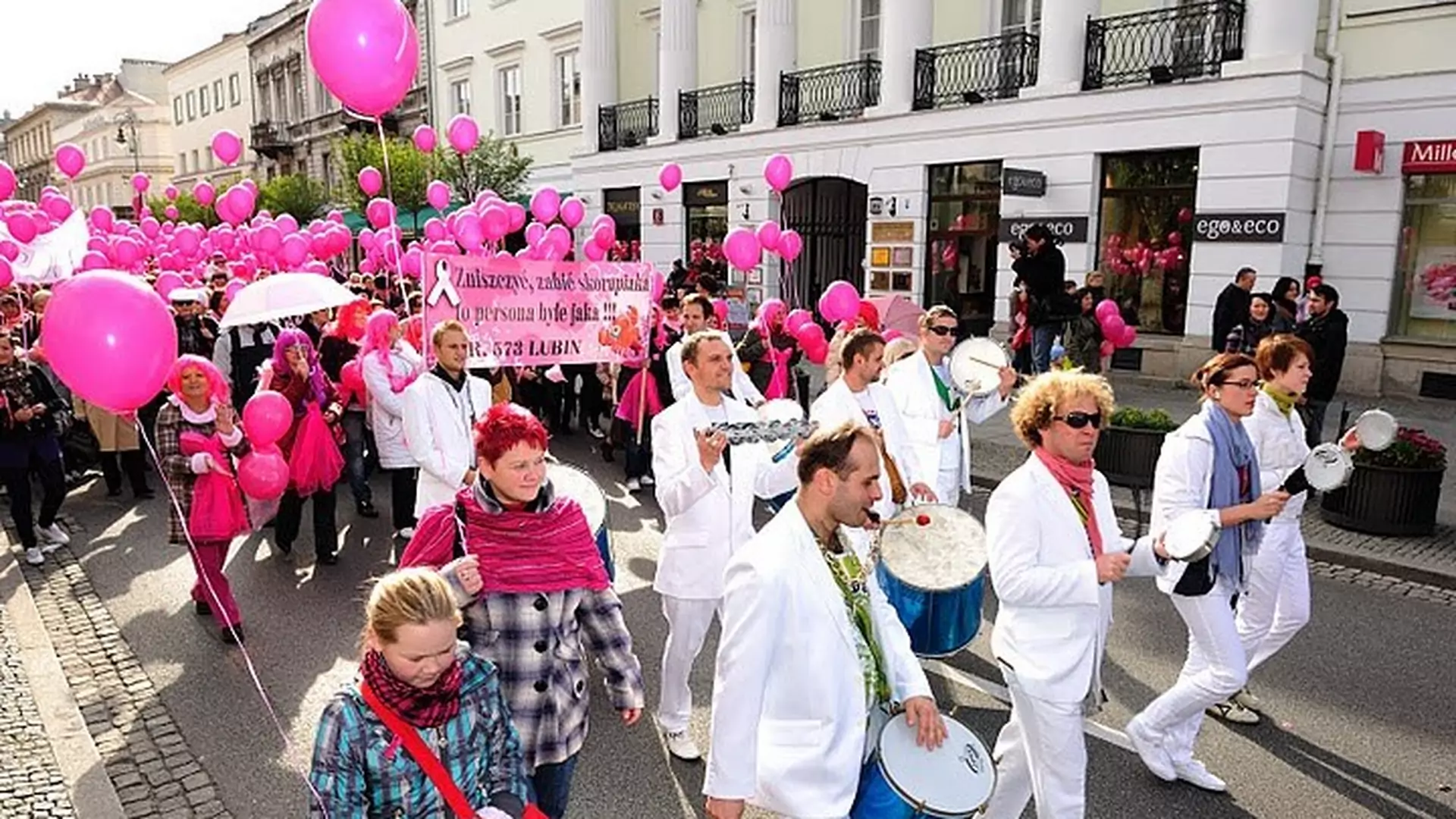 Marsz Różowej Wstążki - Avon kontra rak piersi
