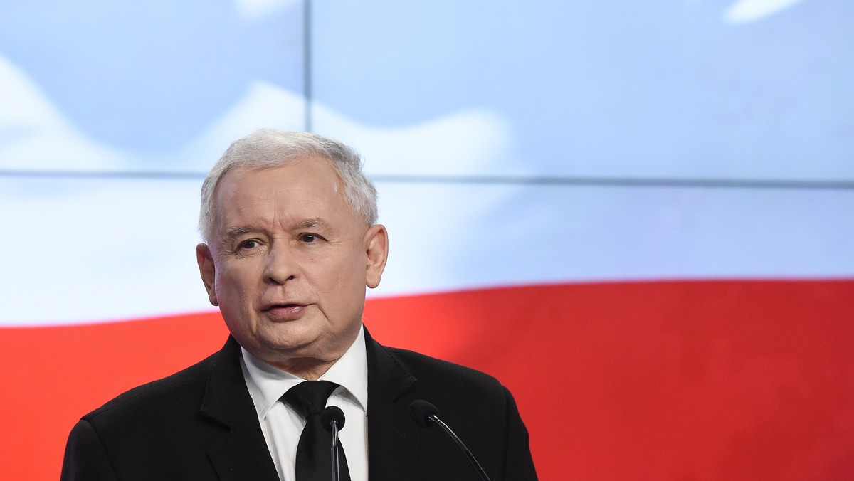 Jarosław Kaczyński krytykuje Helmuta Kohla i dokonuje rozrachunku z Wałęsą. Za polityków wagi ciężkiej uważa tylko siebie i swojego brata – tak o autobiografii prezesa PiS pisze dziennik "Die Welt".