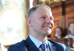 Dwa zarzuty dla Protasiewicza za incydent na lotnisku? Grożą mu trzy lata więzienia