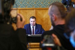 Czarnek: O dłuższej nauce zdalnej niż 7 dni mowy nie ma