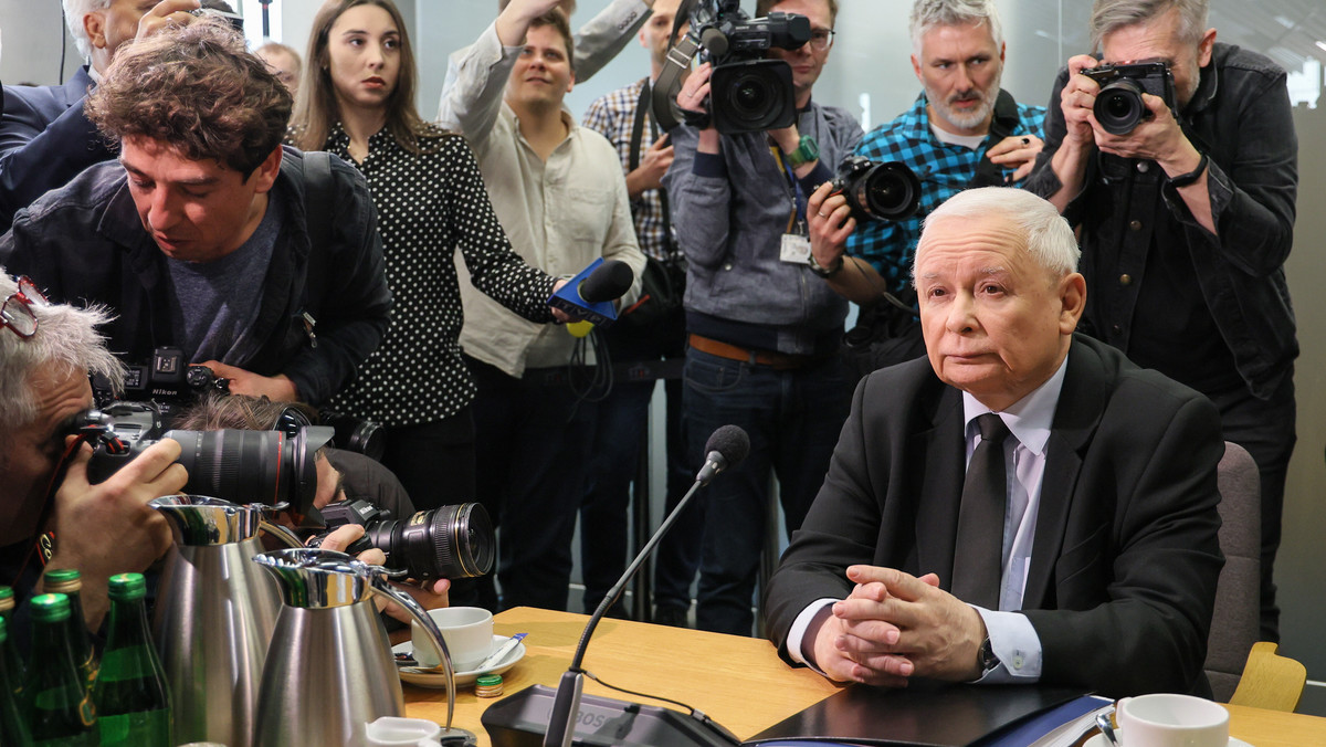 Jarosław Kaczyński kpi z posła KO. "Zniszczył pan naleśnikarnię"