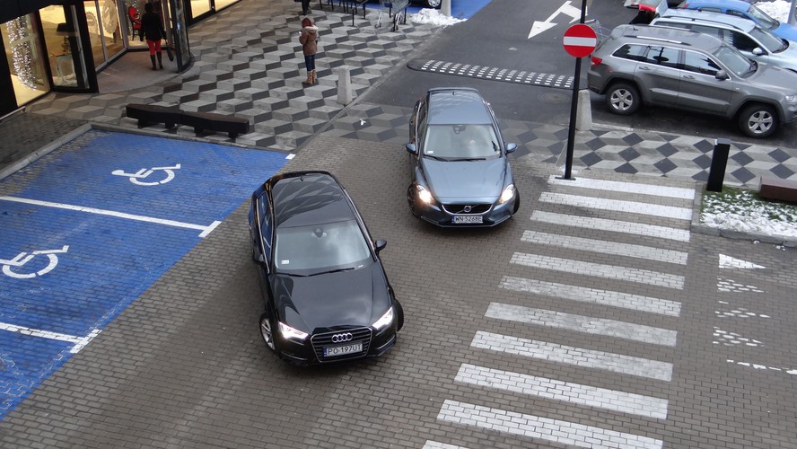 Audi A3 kontra volvo V40