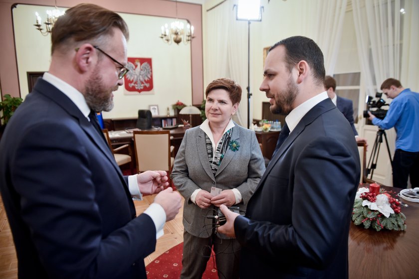 Beata Szydło, Robert Feluś i Mikołaj Wójcik