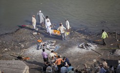 Jak działają fabryki szkieletów? 'Szlaki handlu kośćmi wiodły od zapadłych wiosek do najbardziej szanowanych uczelni'