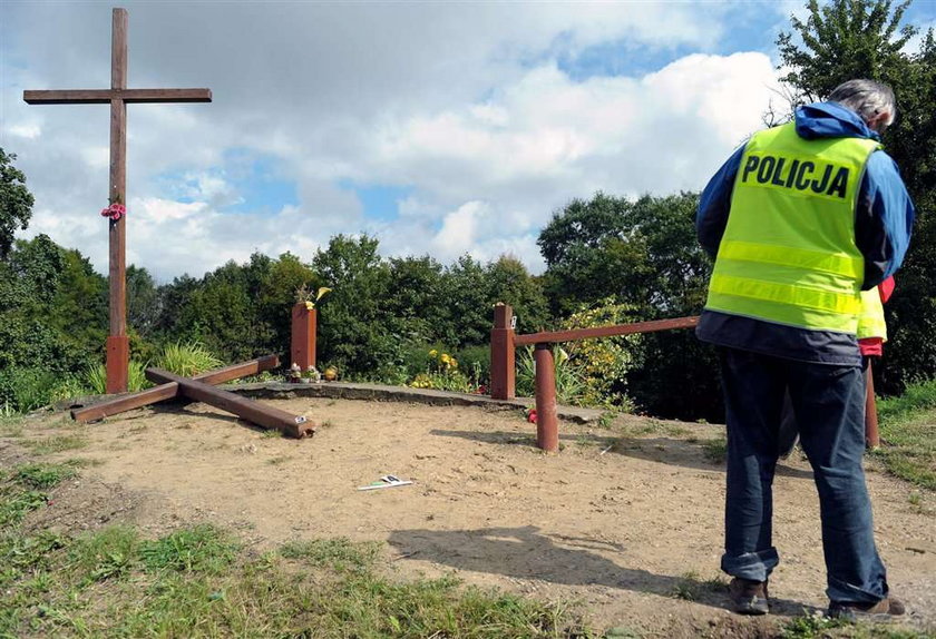 Znów ścięli krzyż. Kto to zrobił?