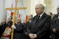 Jarosław Kaczyński krzyż