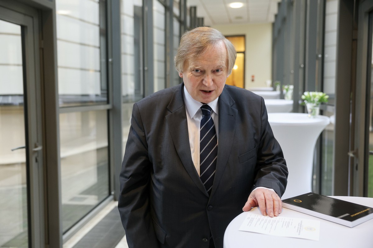 Ten projekt to pułapka na wszystkich. Tak mówi konstytucjonalista prof. Ryszard Piotrowski