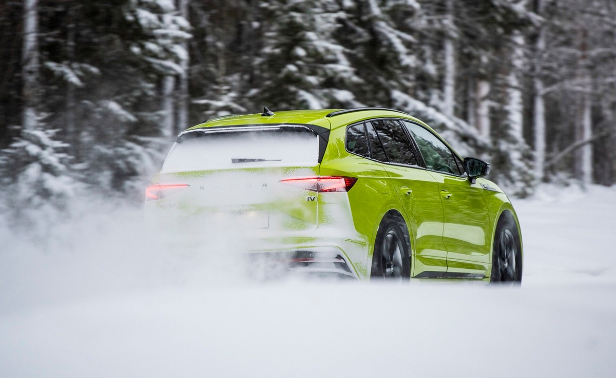 Skoda z napędem 4x4 i oponami z kolcami jest nie do zatrzymania nawet w najtrudniejszych warunkach.