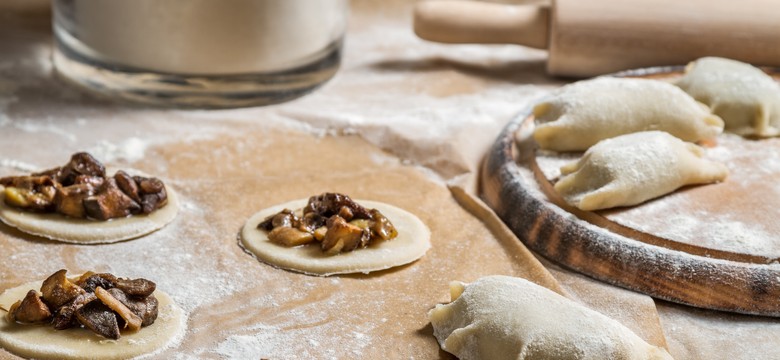 Farsz do pierogów metodą pół na pół. Ewa Wachowicz robi go tylko tak