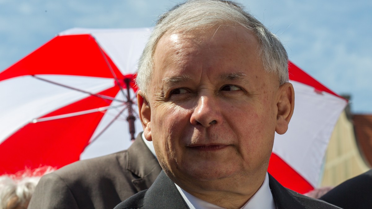 W złożonych przez PiS projektach ustaw, zakazujących in vitro, przewidywana jest za jego stosowanie kara więzienia - powiedział Jarosław Kaczyński. Prezes PiS zaznaczył, że chodzi o wyraźne powiedzenie, że metoda pozaustrojowego zapłodnienia jest niedopuszczalna.