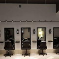 Najstarszy salon fryzjerski w stolicy może zniknąć. Trwa zbiórka, by go ocalić