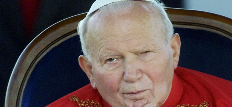 Ruszył montaż konstrukcji wielkiego portretu Jana Pawła II