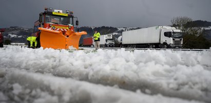 Atak zimy w Hiszpanii. Nie żyje kierowca pługa śnieżnego