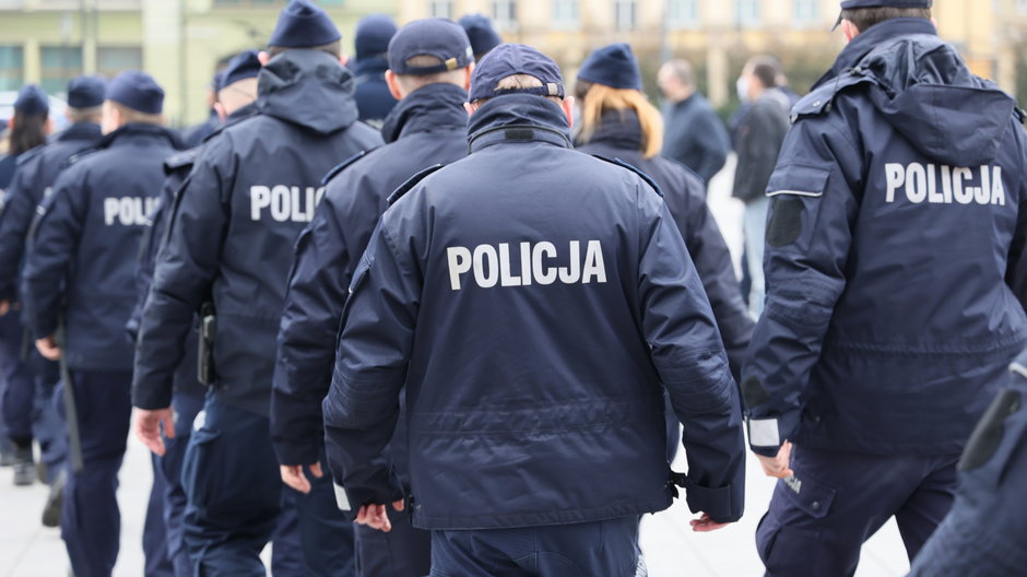 Policja nakłaniana do oszczędności energii