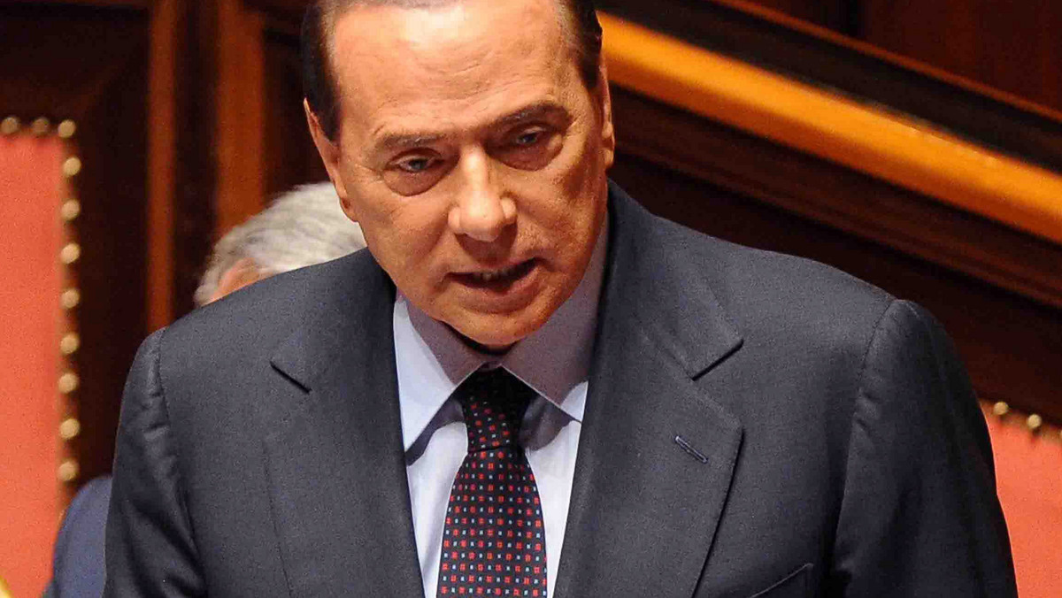 Senat Włoch udzielił w czwartek wotum zaufania rządowi Silvio Berlusconiego. Za było 174 senatorów, przeciw - 129. Było to już 38. głosowanie w parlamencie nad wotum zaufania od czasu powołania rządu Berlusconiego w maju 2008 roku.