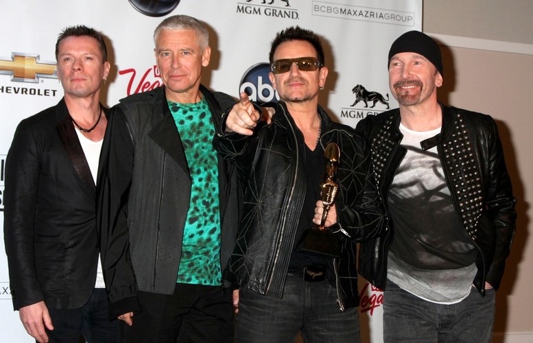 Larry Mullen (U2) – 150 millionów dolarów