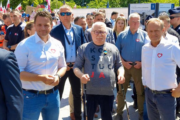 Rafał Trzaskowski, Lech Wałęsa i Donald Tusk na Marszu 4 czerwca