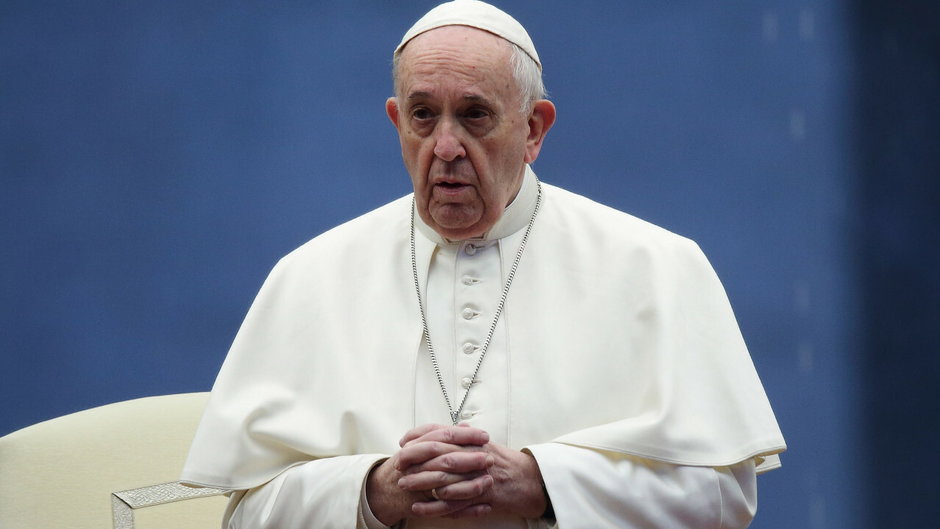 Czy tęczowa flaga i słowa papieża Franciszka znieważają? Znamy szczegóły śledztwa