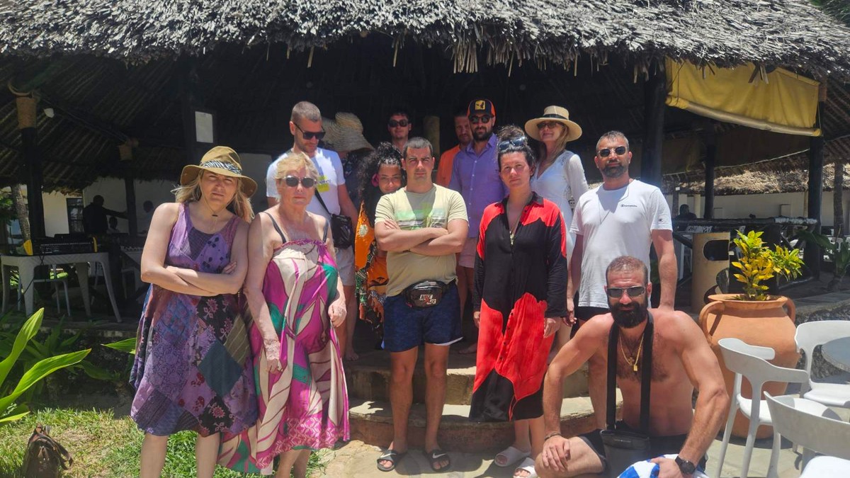 Turisti iz Srbije "zarobljeni" u Keniji: Let za Dubai 3 puta otkazan, ostaju bez lekova