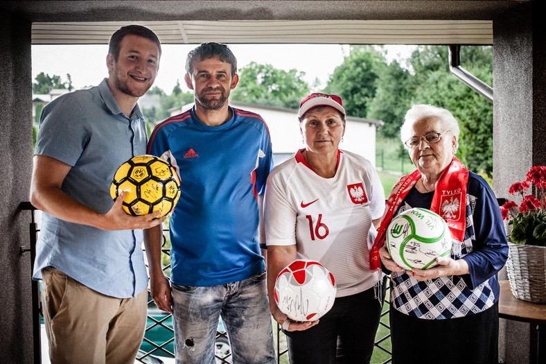 Od lewej: autor reportażu, pan Stanisław, ciocia Gosia i babcia Fela 