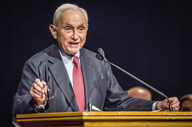 Niko ne zna zašto je Veksner predao Epstajnu toliku moć