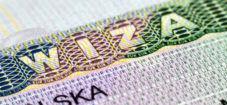 Wizy elektroniczne do Petersburga od 1 października. Czy Polacy też z nich skorzystają?