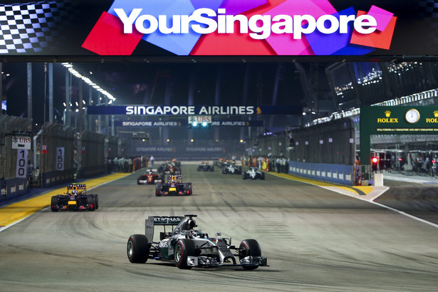 Lewis Hamilton wygrał Grand Prix Singapuru i został nowym liderem