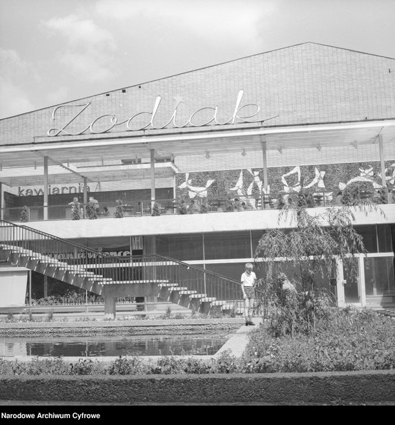 Sceny uliczne ze śródmieścia Warszawy (1969)