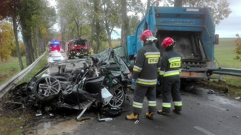 Rzucił się z nożem na ukochaną żonę, potem wjechał pod ciężarówkę. Tragedia w Lidzbarku Warmińskim