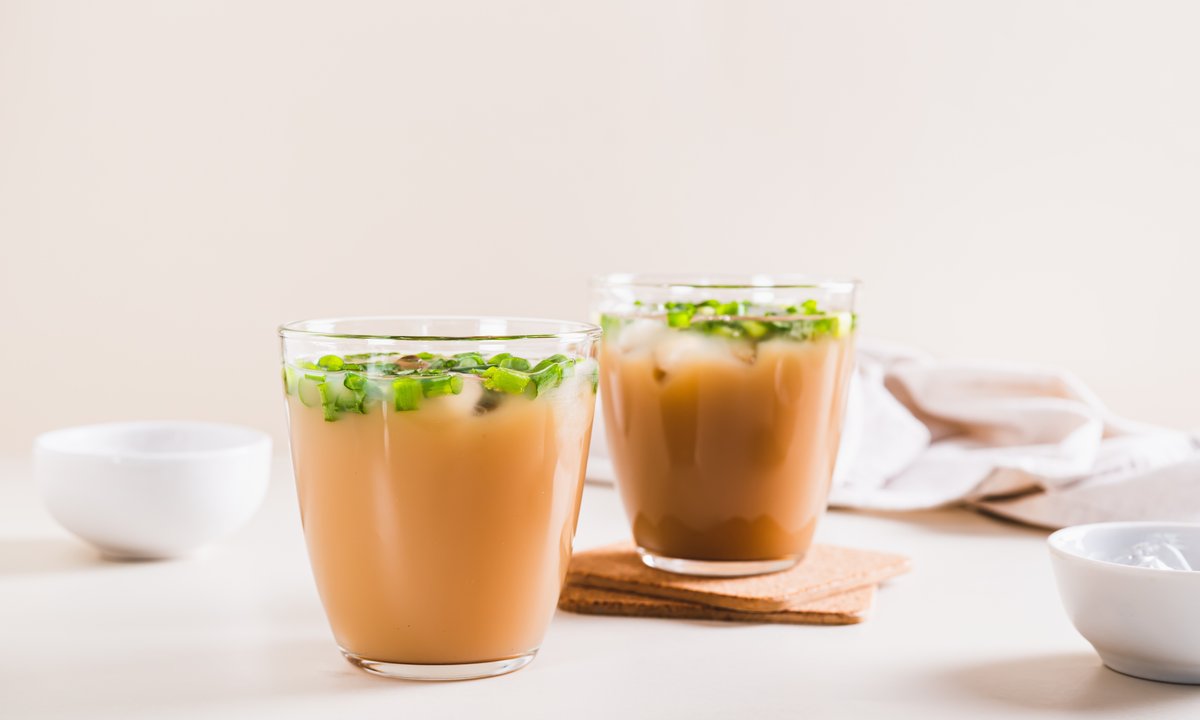 Scallion latte. Nowy trend z Chin podbija TikToka