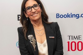 "Nekad se šokiram kad se pogledam u ogledalo": Žena koja je napravila revoluciju u svetu šminke i postala PRAVI FINANSIJSKI MOGUL, otkriva TAJNU DOBROG IZGLEDA u 68. godini