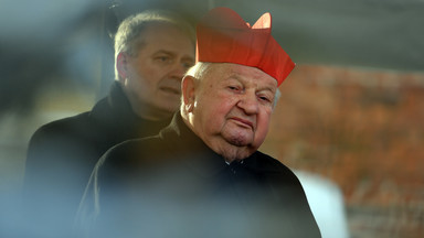 Kardynał Dziwisz staje w obronie Jana Pawła II. "Przyszedł dla nas czas próby"
