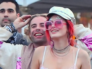 Bella Thorne fesztiválszettjétől kifolyik a szemed