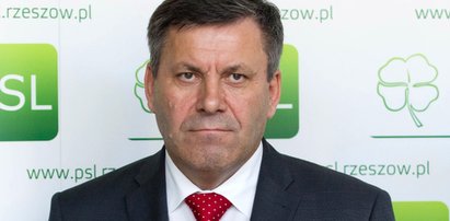 Minister wozi córkę rządową limuzyną