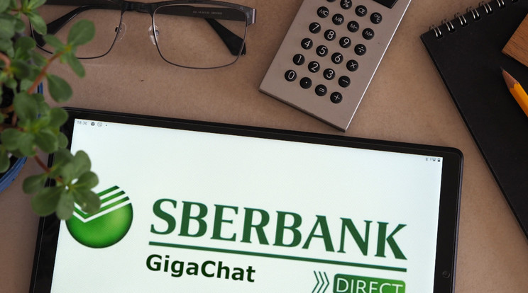 A Sberbank saját erőforrásait felhasználva fejlesztett oroszul jól kommunikáló mesterséges intelligenciát. Hogy ez mennyiben segíti az üzleti sikereit, vagy csak hozza a korszellemnek megfelelő kötelezőt, egyelőre nem világos. Mindenesetre erőt akar mutatni, amit a névválasztás is alátámaszt. / Fotó: NorthFoto