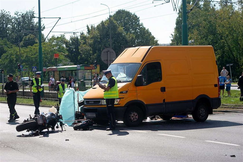 Dwaj motocykliści zginęli, uderzając w busa