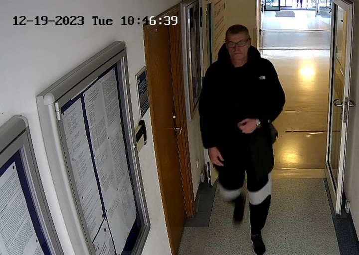Mężczyzna, który dopuścił się kradzieży rozbójniczej w jednym z warszawskich szpitali