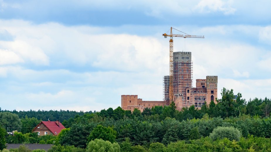 Stobnica. Budowa zamku w Puszczy Noteckiej