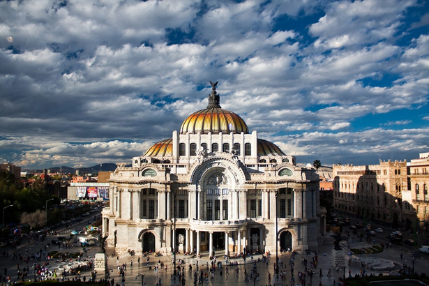 Miasto Meksyk jest stolicą państwa o tej samej nazwie i największą metropolią na półkuli zachodniej. Na zdjęciu: Muzeum Sztuk Pięknych w Meksyku