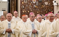 Trzęsienie ziemi w polskim Kościele. Jeden z nich zastąpi abp. Gądeckiego? [KANDYDACI]