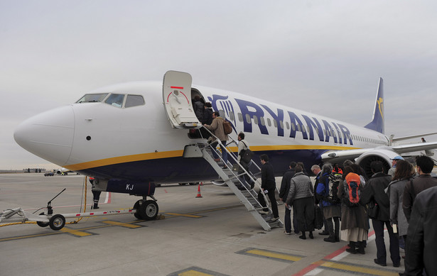 Linia lotnicza Ryanair nie chciała oddać pieniędzy za zakwaterowanie i żywność klientom, których loty zostały odwołane ze względu na chmurę pyłu wulkanicznego