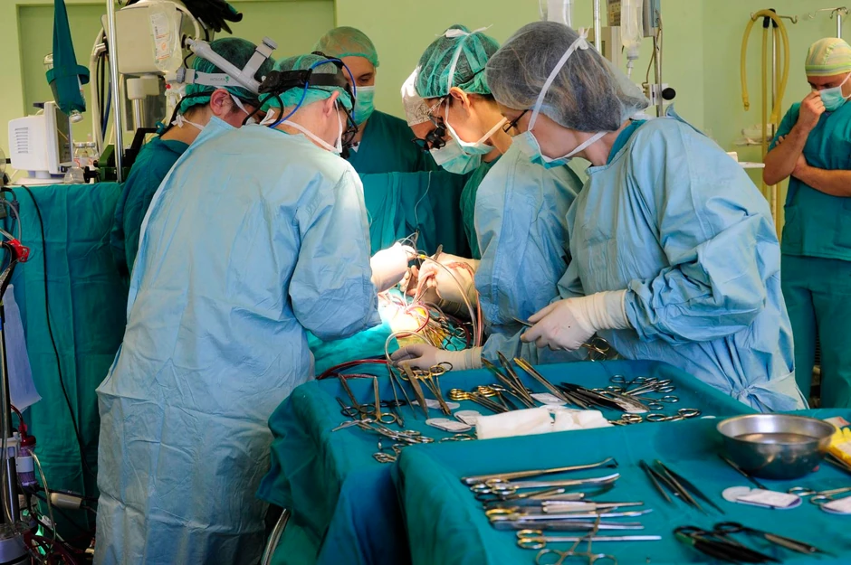 Prof Kristofer Berd operisaće još troje dece