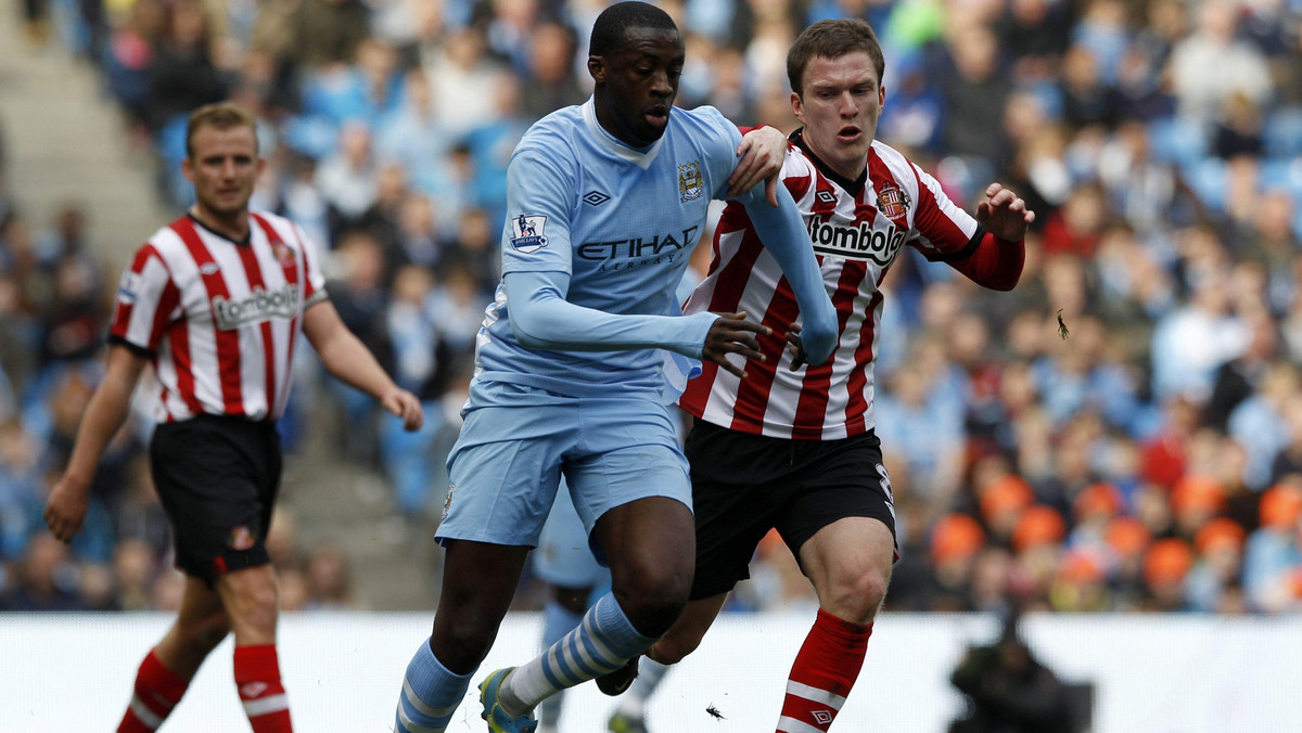 Pomocnik Manchesteru City, Yaya Toure jest pewny swego przed wtorkowym hitem pierwszej kolejki Ligi Mistrzów z Realem Madryt. - Chcemy wygrać na Bernabeu i trafić na pierwsze strony gazet - zapowiada reprezentant Wybrzeża Kości Słoniowej.