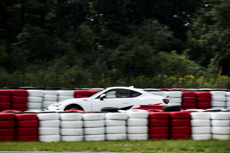 Toyota GT86 vs Renault Megane RS