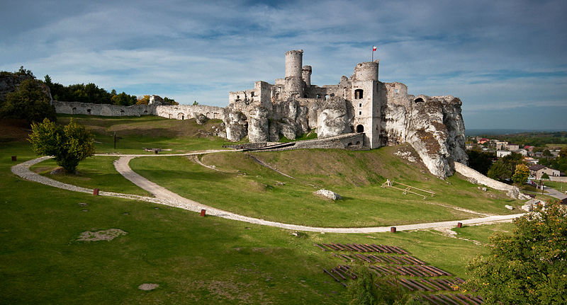Zamek w Ogrodzieńcu - autor zdjęcia: Łukasz Śmigasiewicz, licencja CC BY-SA 3.0 PL